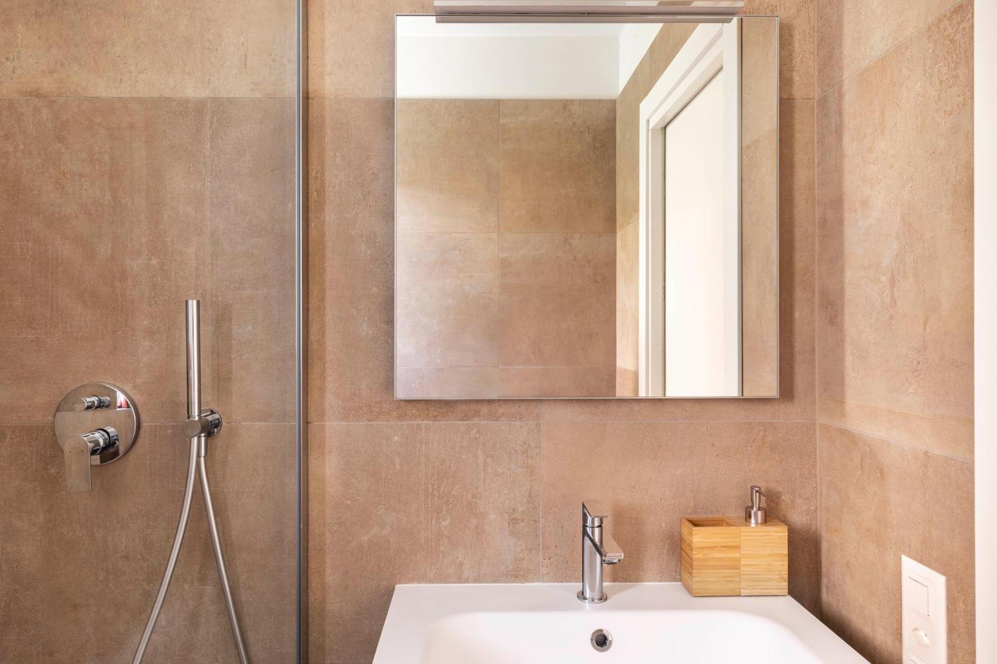 Regalia Suites - Free Parking Lugano Esterno foto