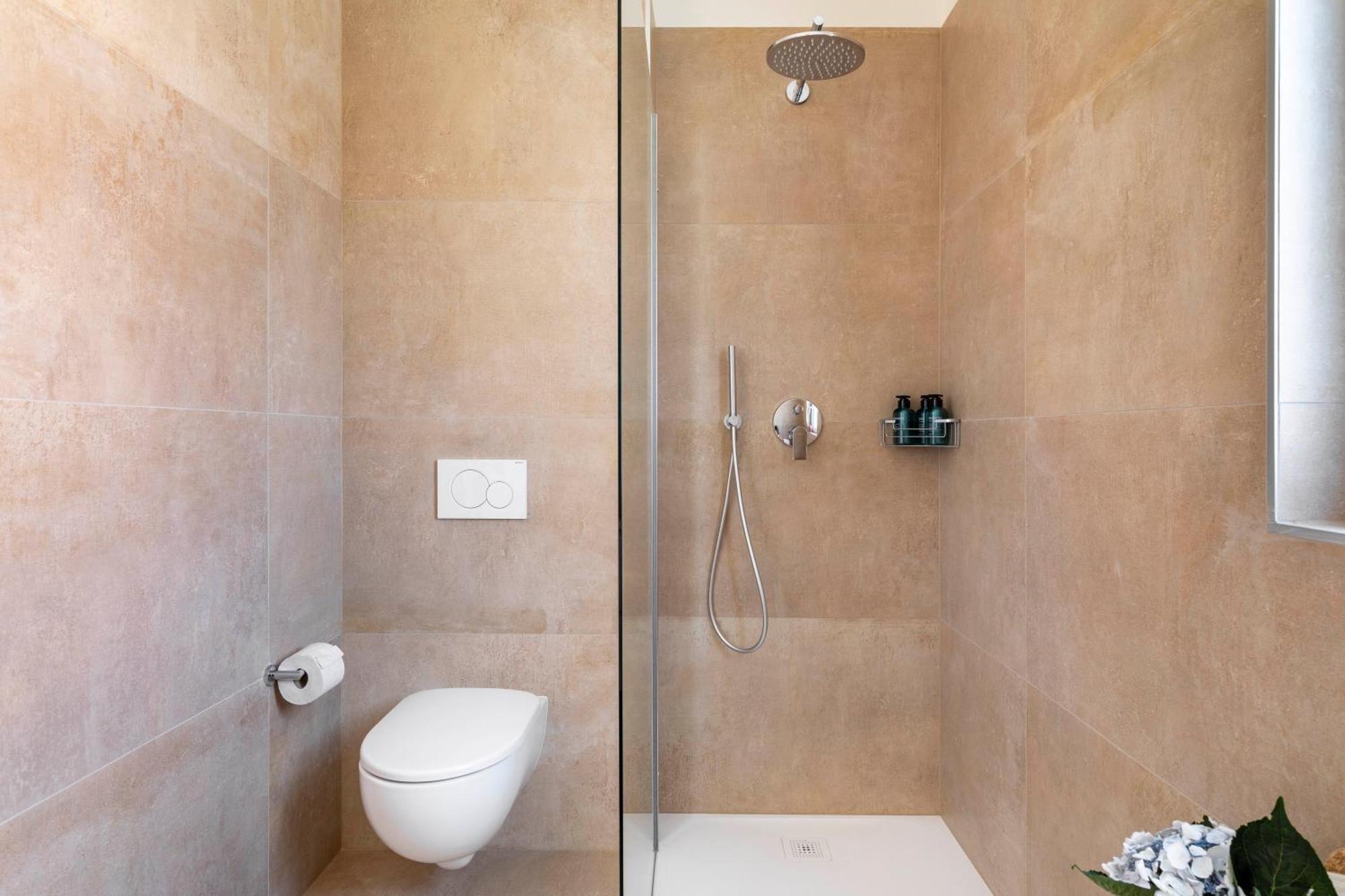 Regalia Suites - Free Parking Lugano Esterno foto